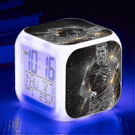 Réveil Cristiano Ronaldo pour la Coupe du Monde de Football, petit réveil avec affichage LED créatif disponible en différents styles (1/2)