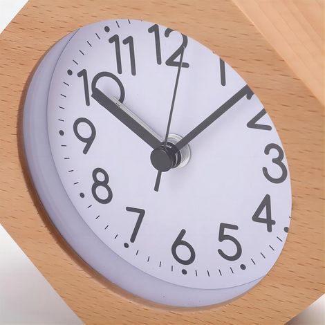 Geräuschlose, achteckige Uhr aus Massivholz mit Zeigern – gelb