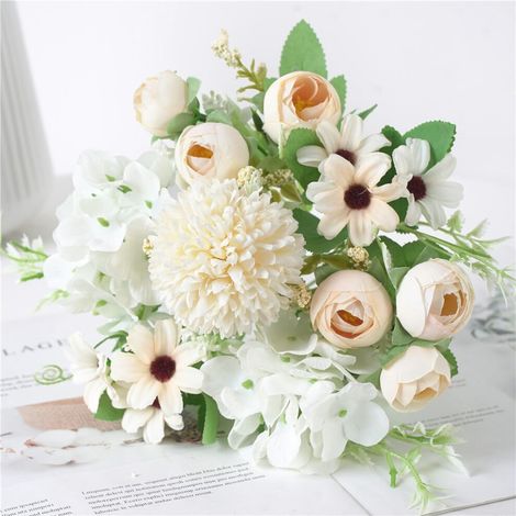 Les fleurs artificielles en soie conviennent aux mariages, à la Saint-Valentin, à la fête des mères — bouquets, centres de table et décoration intérieure  elles peuvent être utilisées en complément de