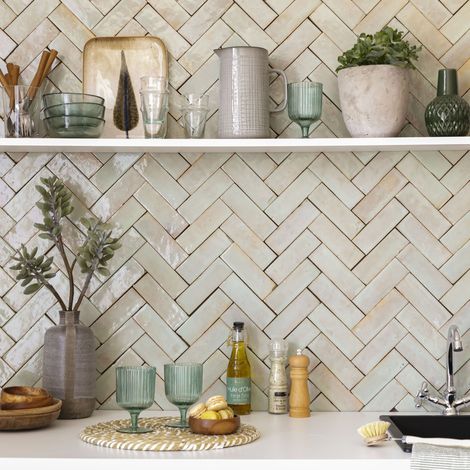 Zellige véritable Carrelage Artisanal - 5x15 cm - Vert Tilleul (vendu par boîte de 0,5m²)
