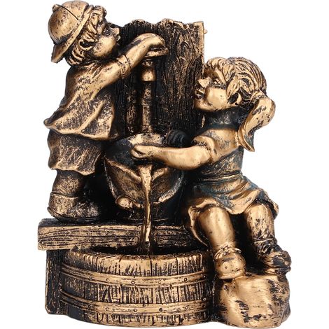 Skulptur eines kleinen Jungen und eines kleinen Mädchens, die im Wasser spielen (1/5)
