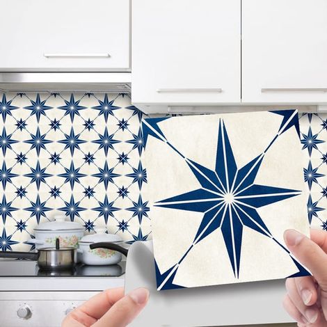 Juego de 30 baldosas autoadhesivas de PVC para suelo y pared de cocina, de 10x10 cm, con estampado de estrellas octogonales en azul y blanco. (1/5)