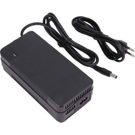 Chargeur de Batterie 58.8V 2A pour Scooter Électrique avec Coque Ignifuge - Prise UE 100-240V (1/5)