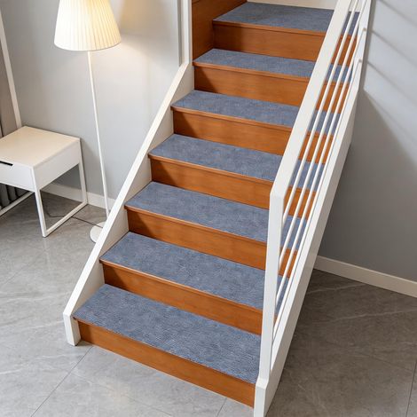 Cinq marches d'escalier de 2060 cm, insonorisées, antidérapantes, autocollantes, réutilisables et coupées en taille. (1/5)