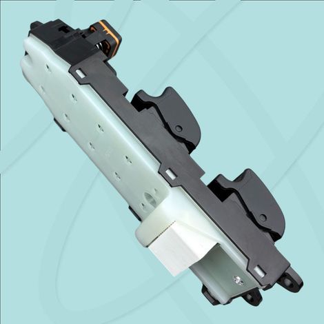 84820-05220 is applicable to the power window regulator switch of Toyota Avensis T25. (1/4)