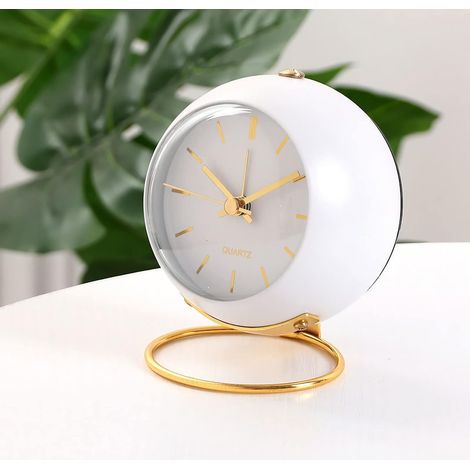 Orologio da tavolo in miniatura, classica sveglia silenziosa con luce notturna, a batteria, con cassa in vetro ad alta definizione, ideale per arredare soggiorno e camera da letto (bianco). (1/4)