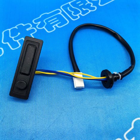 25380-5RA0A is suitable for the Nissan Kicks P15 trunk release switch and tailgate opening button. (1/4)
