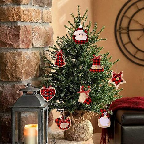 Décorations de Noël pour Halloween : étoiles, cloches et motifs à carreaux rouges et noirs en forme de bison pour les fêtes. (1/4)