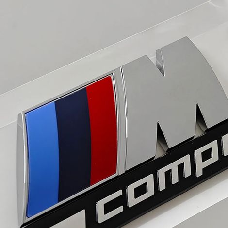(Argent brillant, logo M1 (7,3 cm)) - Emblème COMPÉTITION gris argenté et noir, compatible avec l'autocollant logo de coffre BMW Thunder Edition (1/5)