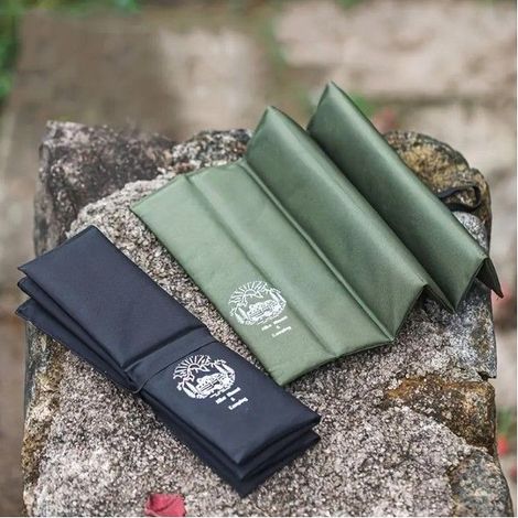 Noir -40% Tapis de sol pliable portable d'extérieur résistant à l'humidité, tapis de randonnée et de trekking, tissu Oxford ultraléger, tapis de camping, tapis de plage, tapis épais isolant thermique. (1/3)