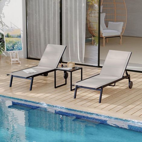 GARVEE - Transat Jardin 3 Pièces avec Table, 5 Positions Réglable, Roues, Toile Textilène, Pour Piscine, Plage, Bain de soleil( Marron)