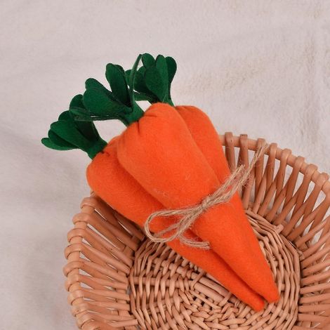Büro, Osterwanddekoration mit Karotten, Osterkörbchen gefüllt mit Leckereien, Plüschgeschenke, Valentinstagsdekoration, Computertisch (1/2)