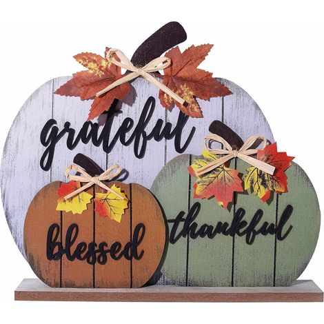 Herbstliche Dekorationen für Zuhause: Gesegnet, Dankbar, Wertschätzend. Herbstliche Dekoration: Holzkürbis. Tischkarten für Zuhause: Erntedankfest, Landhausstil, Wohnzimmer, Erntezeit.