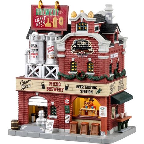 Lemax – Maison lumineuse Derby & Sons Brewing Co. – Collection Caddington Village 2023 – Dimensions 18,5 x 11,7 x 22h cm – Porcelaine avec éclairage extérieur (1/4)