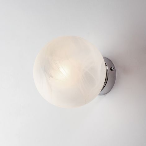Applique in ferro cromato 1 luce con sfera dm.14 H.14 - L.14 - P.17