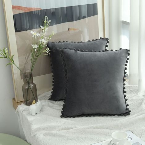 Housse de coussinHousses de coussin en velours avec pompons, taie d'oreiller carrée décorative, douce et solide, pour canapé, salon, canapé, chambre à coucher, gris, 18 pouces (1/2)