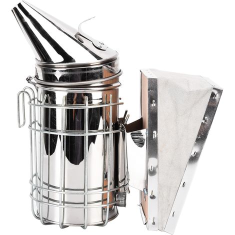 Set aus 9 Imkerwerkzeugen: Rahmenklemme, Nadelmesser, Schweineborstenbürste, Rahmenheber, Edelstahl-Räucherofen, Königinnenklemme, Rahmeneinsetzer, Handschuhe und Markierungsflasche. (1/5)