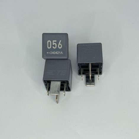 Relais automobile Mercedes-Benz 056 A0009826423 V23134-J52-X591 Mercedes-Benz 0009826423