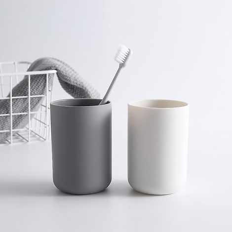 Ensemble de 2 gobelets en plastique blanc pour salle de bain, porte-brosse à dents de 7,2 x 10,3 cm et accessoires de salle de bain en verre de 300 ml (1/4)