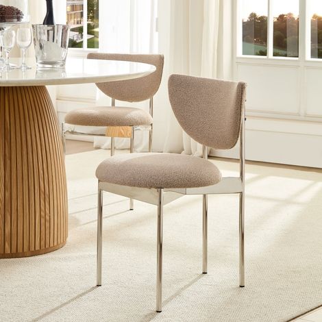Set di 2 sedie da pranzo in tessuto e metallo, colore Light Khaki, schienale a orbita, struttura in acciaio inox lucido (1/5)