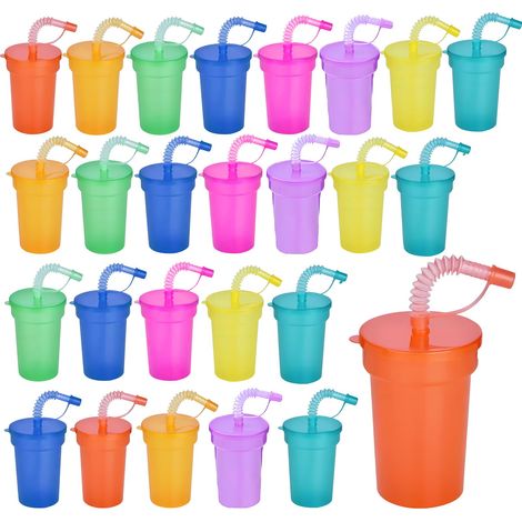 26 vasos de plástico reutilizables de 35 cl en colores neón, con tapa y pajita, ideales para cumpleaños, fiestas temáticas y otras celebraciones. Disponibles en 8 colores. (1/5)