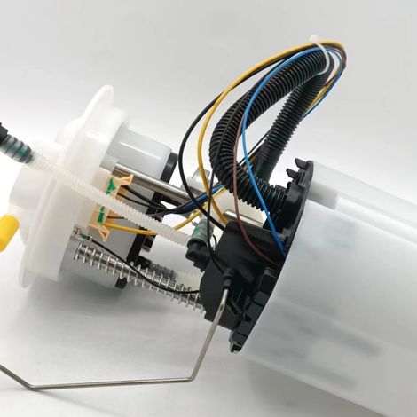 Les références 3AA919051E, 3C8919051B et 3C0919051Q conviennent à l'ensemble de la pompe à carburant du Magotan 3.2L.