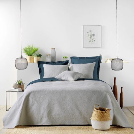 Couvre-lit 2 personnes matelassé 220x240 microfibre Romane coloris gris (1/5)
