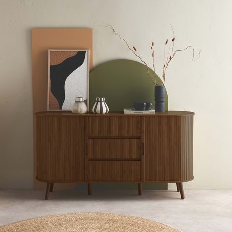 Buffet scandinave ovale 2 portes coulissantes. 4 compartiments. 3 tiroirs. décor bois rainuré. teinte noyer. L 150 x P 40 x H 79cm