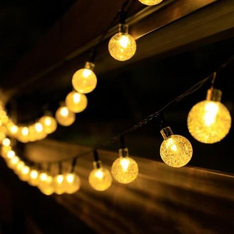 Lampe solaire extérieure de 7 m avec 50 LED, lumière blanc chaud, capteur de lumière étanche et boule de cristal. Décoration lumineuse solaire blanc chaud. (1/5)