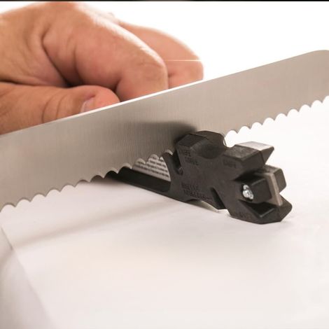 Produktneuheit: 4-in-1 Messerschärfer – Ein originelles Geschenk im 4-in-1-Design. (1/5)