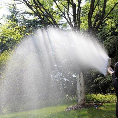 Tête d'arrosage multifonction en plastique à quatre trous pour jardin, extérieur et agriculture. (1/5)