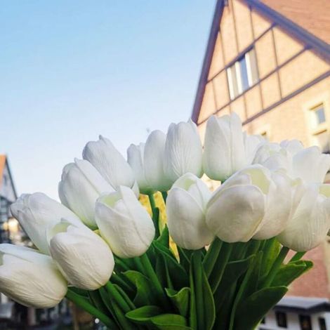 Lot de 24 fausses tulipes artificielles en latex Au toucher réel Pour bouquets à faire soi-même, fête de mariage, fête prénatale, décoration de la maison Blanc (1/5)