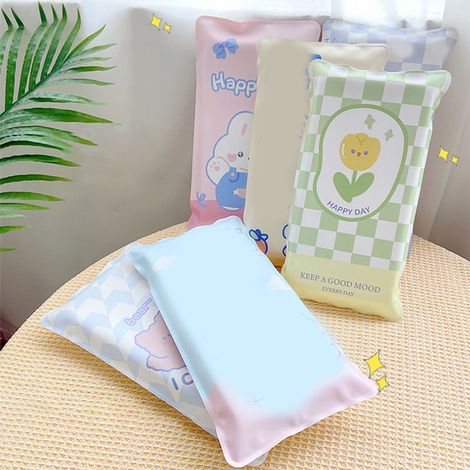 Coussin rafraîchissant multifonctionnel à remplir d'eau, tapis de chaise pour enfants, motif tulipes vertes à carreaux, tapis de chaise à carreaux. (1/5)
