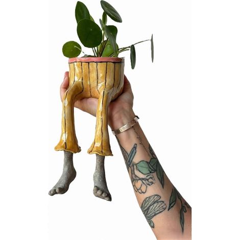 Pot de fleurs en résine en forme de personnage assis - Joli design avec des jambes pendantes (1/5)