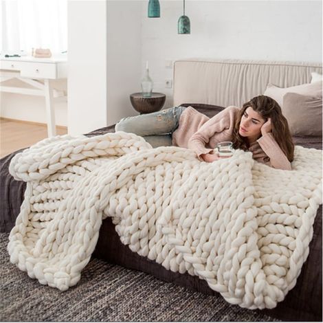 handmade chunky knit blanket, sofa blanket, wool cuddly blanket, wool blanket (1/2)