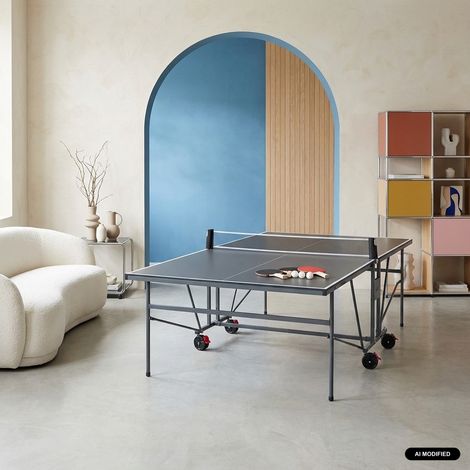 sweeek - Table de ping pong INDOOR gris - table pliable avec 4 raquettes et 6 balles