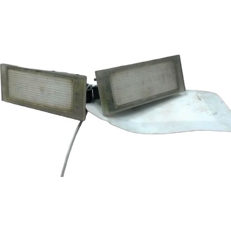 [PRODUIT D'OCCASION] Eclaireur Plaque De Police RENAULT Megane ♻️ Ref Oe. 8200480127 - Garantie à vie (1/3)