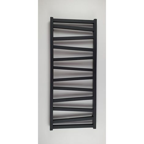 Stano. – Radiateur sèche-serviettes eau chaude 97 x 50 cm – Acier noir mat RAL 9005 – Tubes rectangulaires inclinés – Puissance 287 W (1/4)