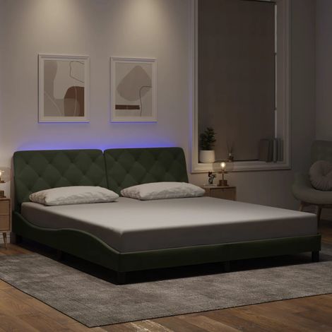 Bettgestell mit LED ohne Matratze Hellgrau 180x200 cm Samt (1/5)