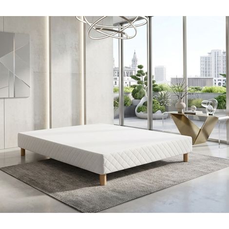 Sommier tapissier 200x200 avec tissu doublé de mousse Lattes flexibles et résistantes Pieds inclus (1/5)