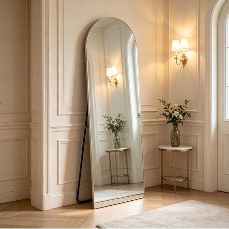 Miroir sur pied pleine longueur 150 x 50 cm, arqué et sans cadre, en verre et MDF doré, à poser, incliner ou fixer au mur, avec reflet HD, pour chambre et salon – CHICFURN (1/5)