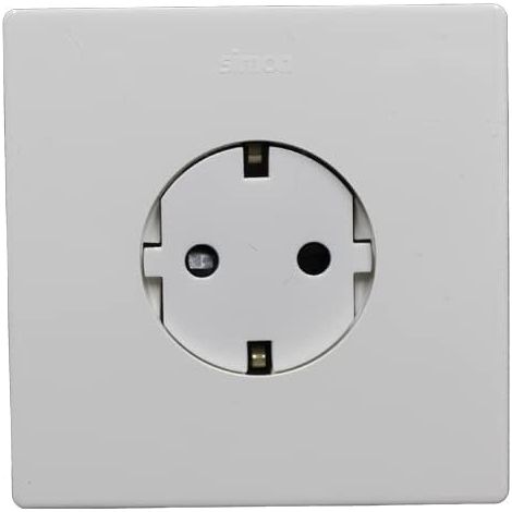 Prise Schuko 230 V blanche antibactérienne, parfaite pour garantir l'hygiène et la sécurité électrique à la maison, en gardant vos appareils connectés sans souci.