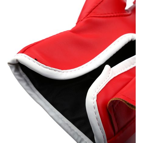 Boxhandschuhe für Kinder am Boxsack – Muay Thai, Kickboxen und Grappling – Rot