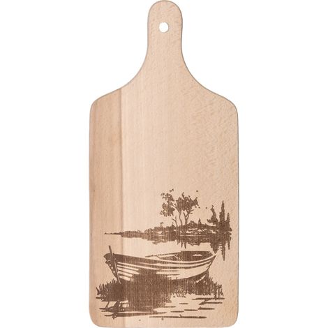 Tabla de cortar de madera grabada con un barco en un lago. (1/3)