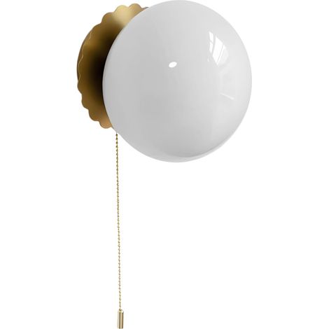 Lampe Murale Vintage avec Interrupteur à Chaîne, Abat-jour en Verre Sphérique Aplati et Base Métal Ondulé, E27 Applique Moderne(Laiton & Blanc) (1/5)