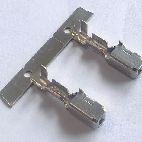 1813018-5 Automotive connectors, plugs, wiring harness terminals (1/2)