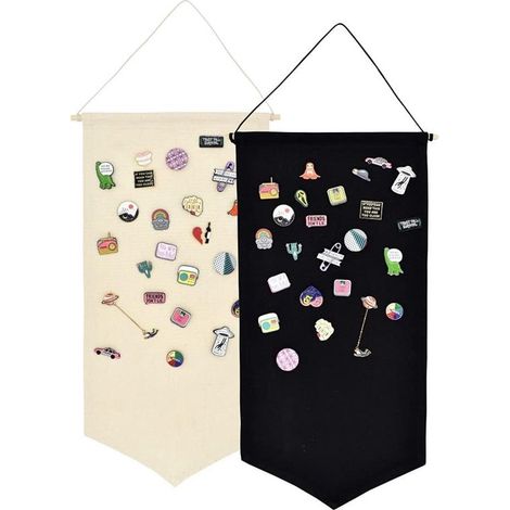 Banners de exhibición de insignias y broches esmaltados, montados en lienzo blanco y negro para pared. (1/5)