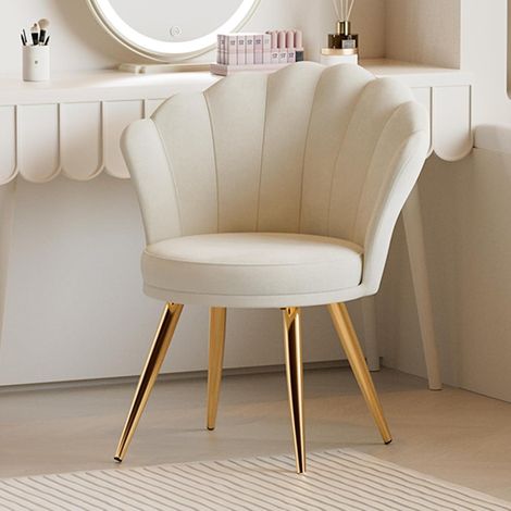 Fauteuil coquillage velours blanc pieds dorés design élégant (1/5)