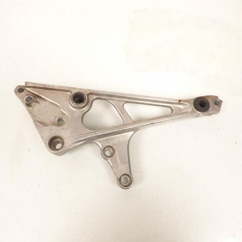 [PRODUIT D'OCCASION] Platine de repose pied pilote droit origine pour moto Honda 400 (1/3)