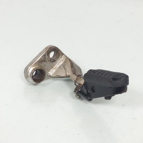 [PRODUIT D'OCCASION] Platine repose pied pilote droit origine pour moto Honda 650 (1/2)